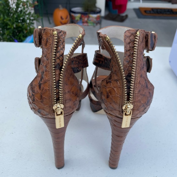 Michael kors high heels snake skin - Picture 2 of 3